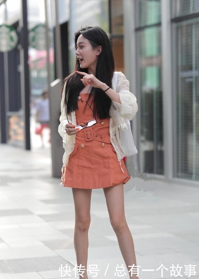 连衣裙 美若天仙的小姐姐,精致妆容配橙色连衣裙,气质清雅脱俗
