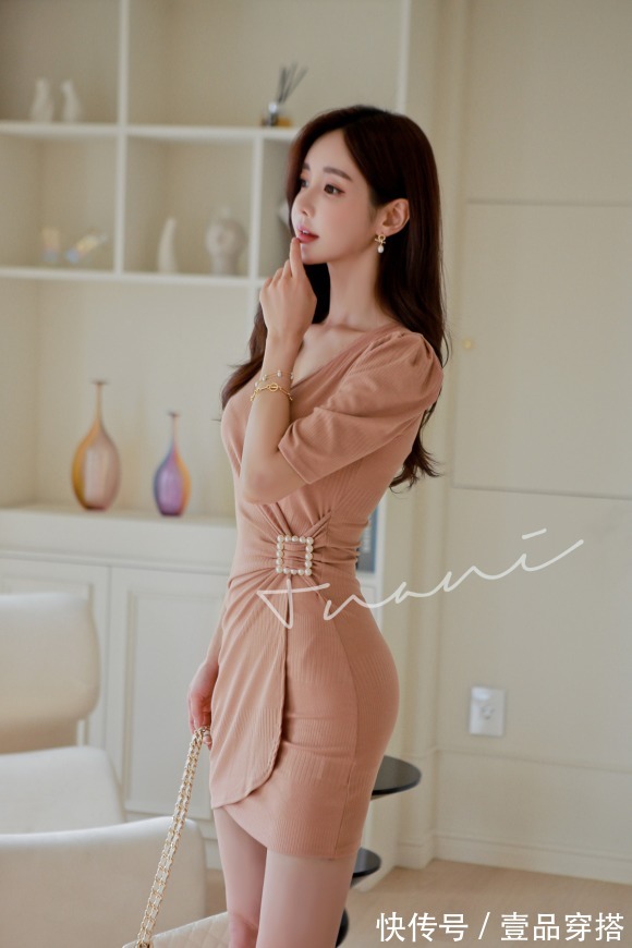 孙允珠|女神孙允珠时尚搭配:雪茄咖啡哈瓦那情调束腰衬裙