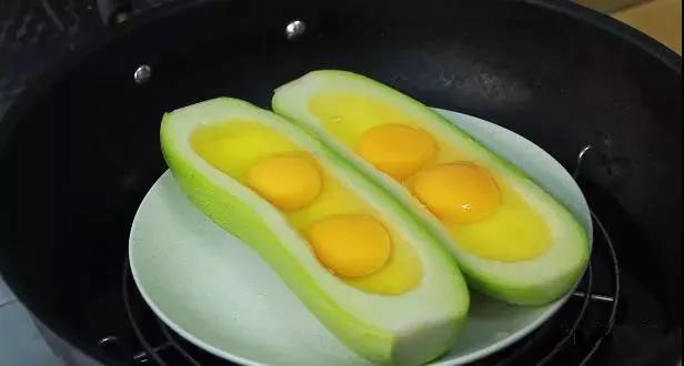 1根西葫芦4个鸡蛋，这种吃法将成为经典，素食也可以很美味