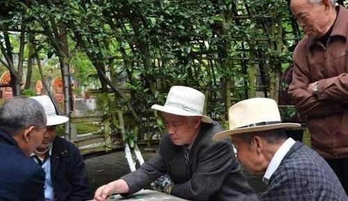 名字|给孩子取名字,这“4个字”尽量别用,虽然好听但寓意却不太好