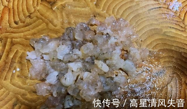 鲜虾|冬天多给孩子做海苔豆腐鲜虾饼,味道鲜美营养高,做法不难!