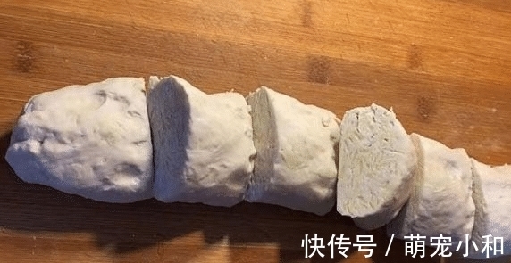 自从学会做这个,我家隔三差五吃,拌一拌上锅一蒸,蘸着料吃,老香了