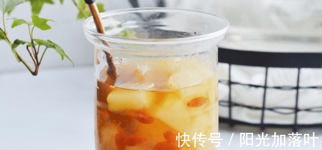 黄冰糖|同样是冰糖，黄色和白色有啥不同看看这篇文章，以后别乱买了！