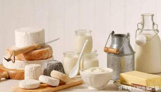 年轻|骨质疏松更“钟爱”女性,坚持4个“小事情”,骨骼健康更年轻!