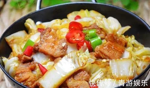 白菜和它是绝配，冬天这样吃实在太香了，大鱼大肉都不如它！