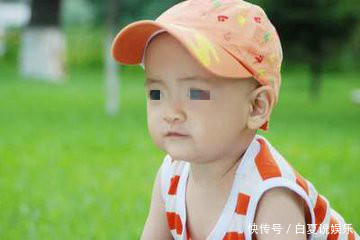 奶奶|奶奶去学校接孩子,叫了孩子乳名,没想到这一叫孩子被迫转学!