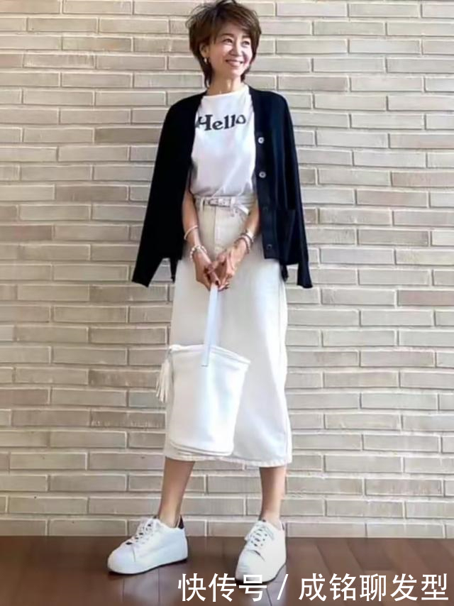 身材|这位50岁小个子博主,凭借减龄大气的穿搭出圈,美得猜不出年龄