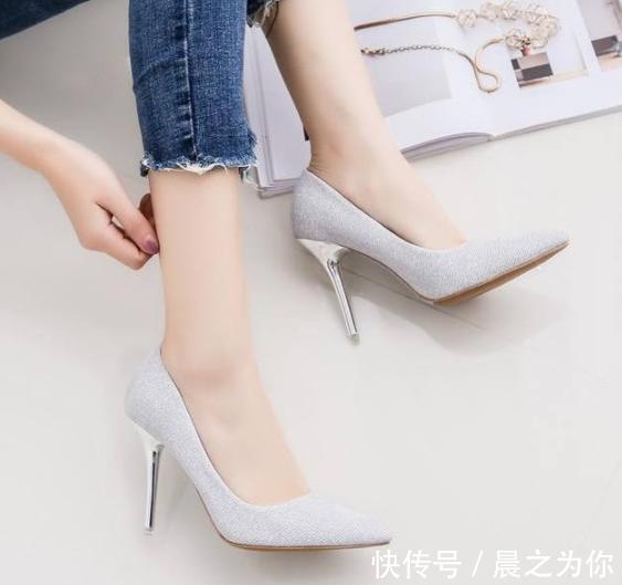 穿搭 尖头细高跟鞋,拉升女性腿部线条,彰显优雅气质