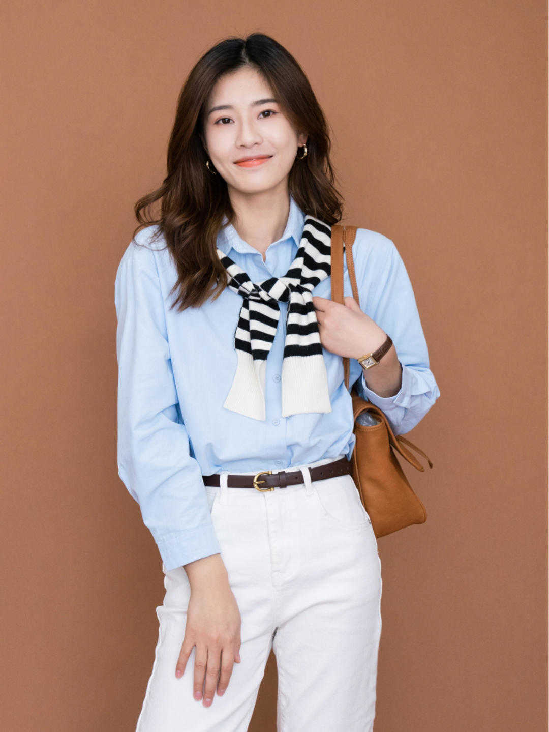 风格|秋季,基础款怎么穿出高级感?外套搭配碎花裙清新减龄,优雅随性