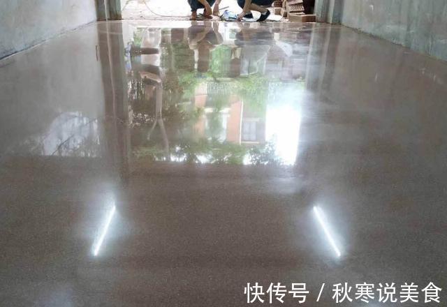 害怕感|除了贴瓷砖、铺地板,地面装修如今盛行自流平,省钱易保洁也美观