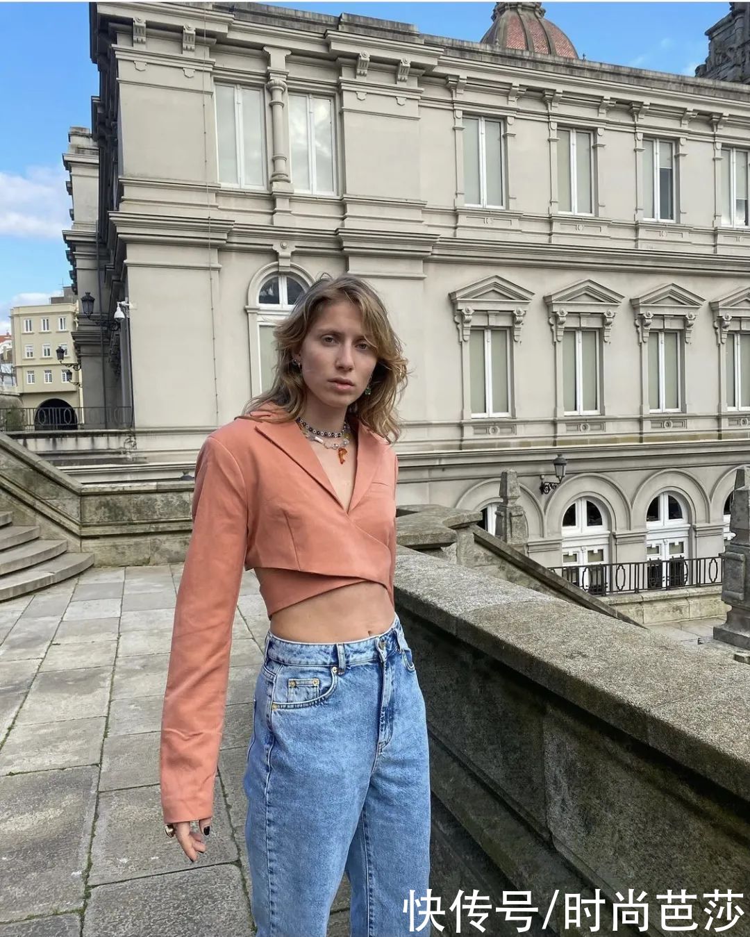 驼背女孩,如何穿出气质感?