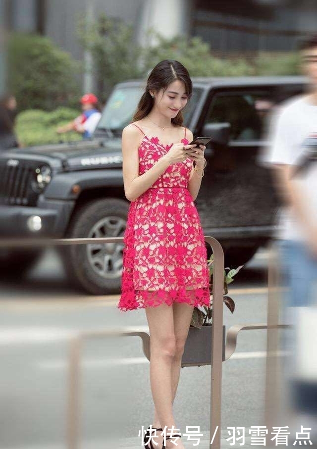 个性|街拍:个性有魅力的妹子,凹凸曼妙,娇俏甜美显女人味!