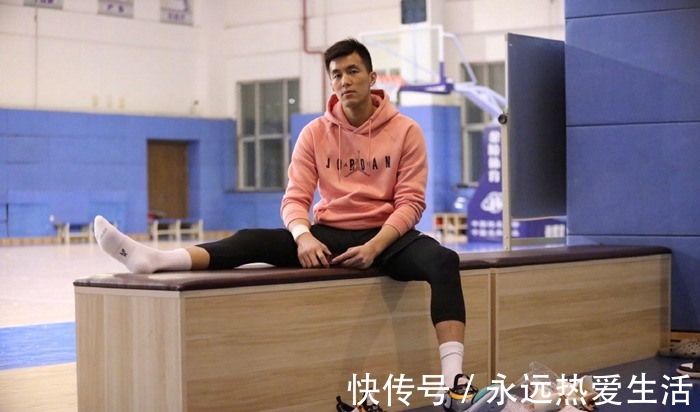 ori|除了小10万的AJ1,近期17位明星上脚别漏看!