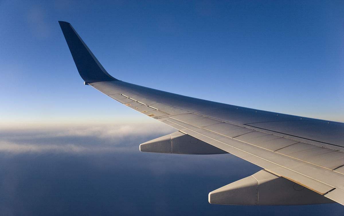 飞机机翼只有30厘米厚,为啥能承受上百吨的重量终于明白了