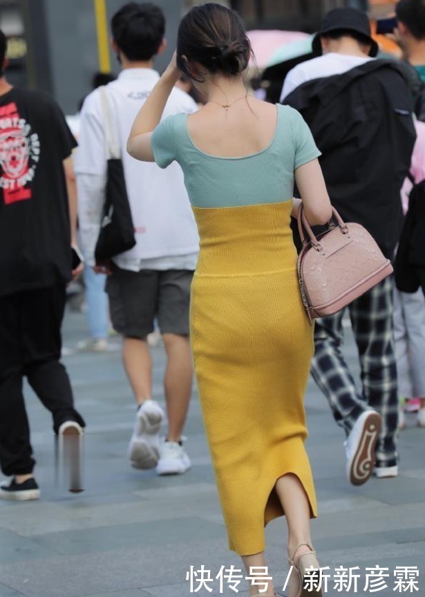 回头率超高的穿搭风格,有一件别致的裙子也就够了
