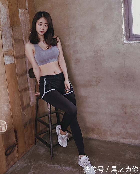 小蛮腰 修身百搭的打底裤,更显女性窈窕的身材,极具女人味