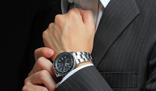 她毕业四年跨专业考研获第一，现成首位女实习舰长，撒贝宁都佩服