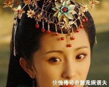 单于!沉鱼落雁鸟惊喧,羞花闭月花愁颤,这是对一位美女的真诚夸赞!