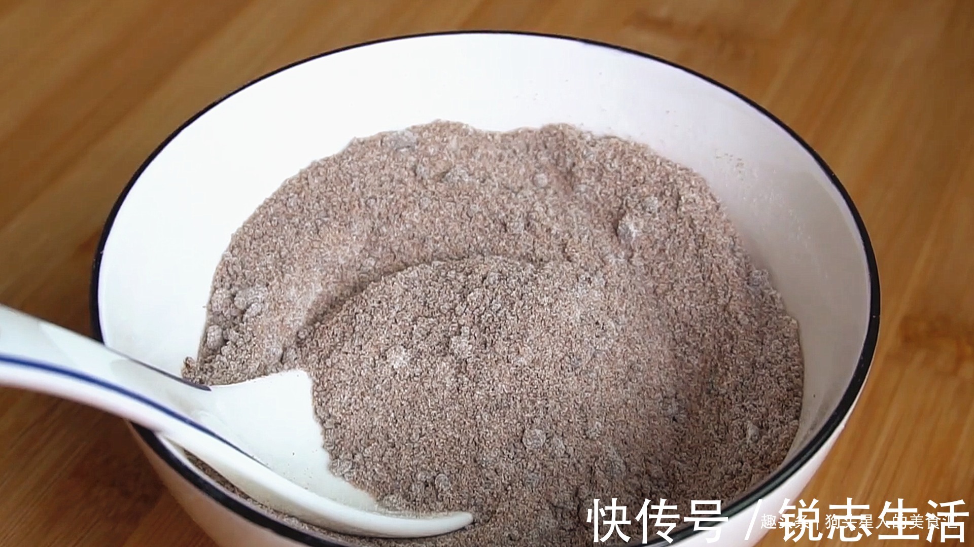 美味|天气热要多吃粗粮，教你一个做法，香甜柔软，美味好消化
