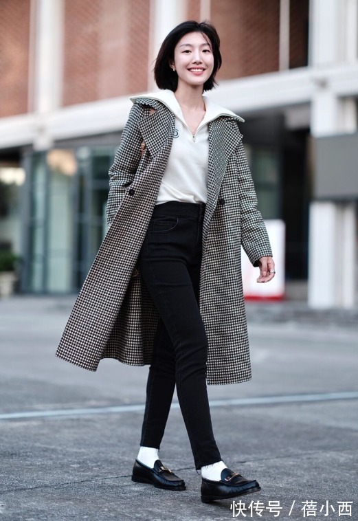 紧身裤|收起你的卫衣!瞧今年早春流行的“长风衣”,这样搭配回头率100%