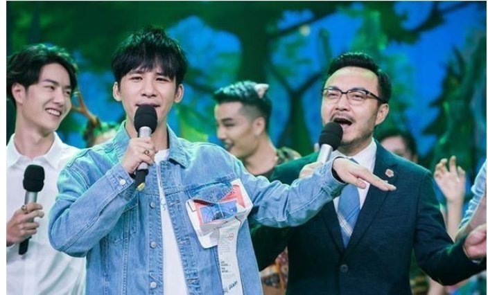 羅密歐與朱麗葉|一個為義救場,一個為錢離開,《天天向上》這兩個主持人差別太大