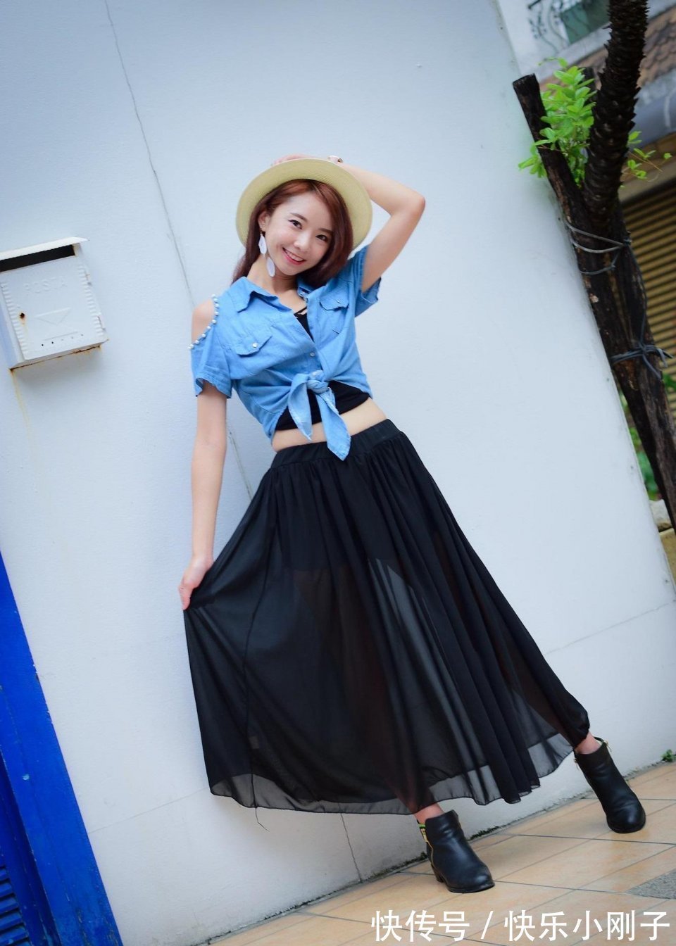 罩衣|非常好看的半身裙,加上打结的短袖,小姐姐很漂亮