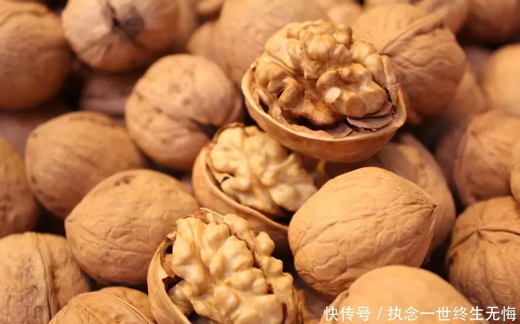 记忆力|大脑最喜欢的4种食物，核桃仅排第3，孩子常吃，记性好脑子聪明