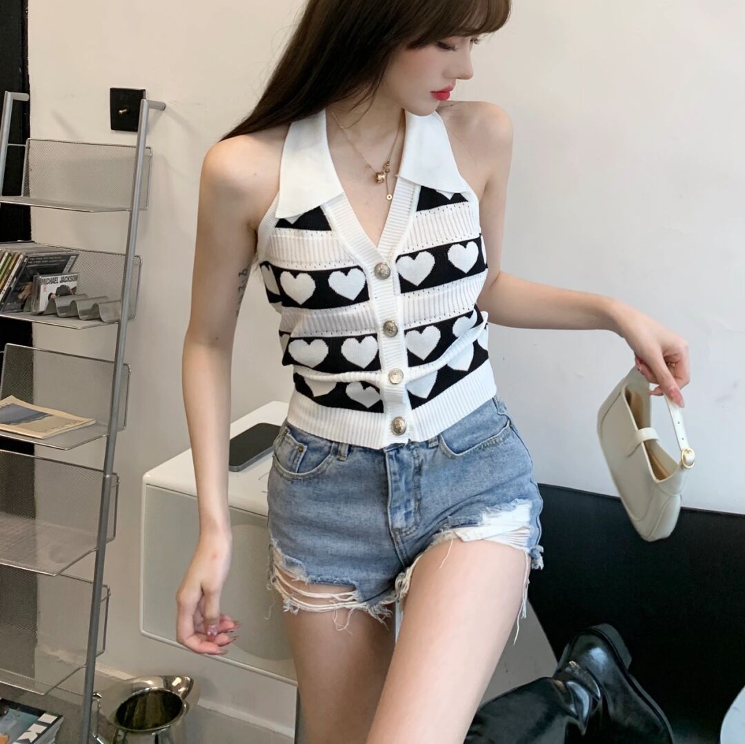 短裙|齐刘海小姐姐, 黑白马甲配牛仔短裙, 梦回青春年华