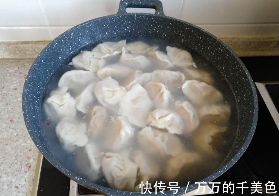 豆豉|家常酸菜猪肉饺子，东北人都喜欢吃，好吃到停不下来