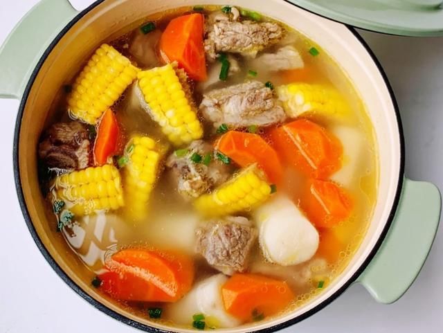 泰式|美食家常菜推荐：泰式凉拌海鲜，山药玉米排骨汤，香辣孜然火腿