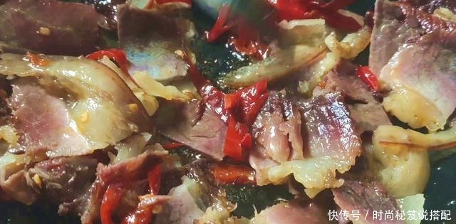 炒腊肉别忘了加这道配料,好吃开胃又下饭