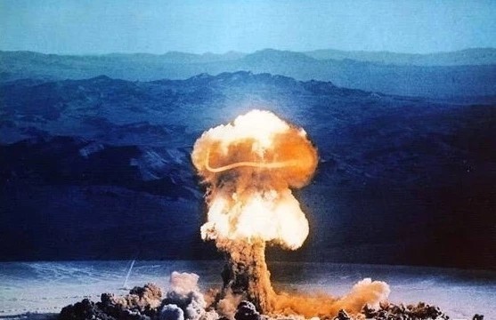 国家|得知中国第一枚原子弹试验成功后,蒋介石仰天长叹,只说了5个字