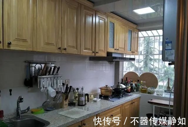 实木|老房翻新终于完工，全屋打实木柜子，光工钱就花了2万