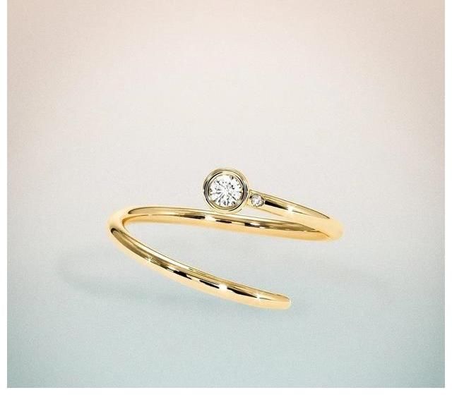 手表|梅根登《时代》封面，首饰价值近300万，包括戴安娜的卡地亚手表