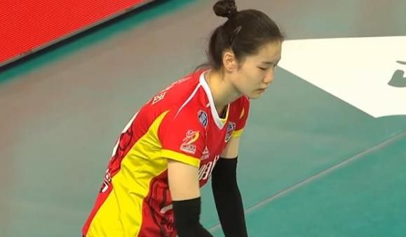 中局|一场3-0完胜过后，上海女排再夺排超季军，如何评价沪辽两队表现