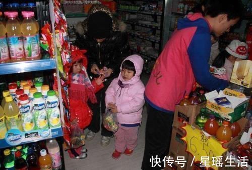 金钱|男孩花100元买饮料,妈妈去质问店家,老板看看监控就明白了