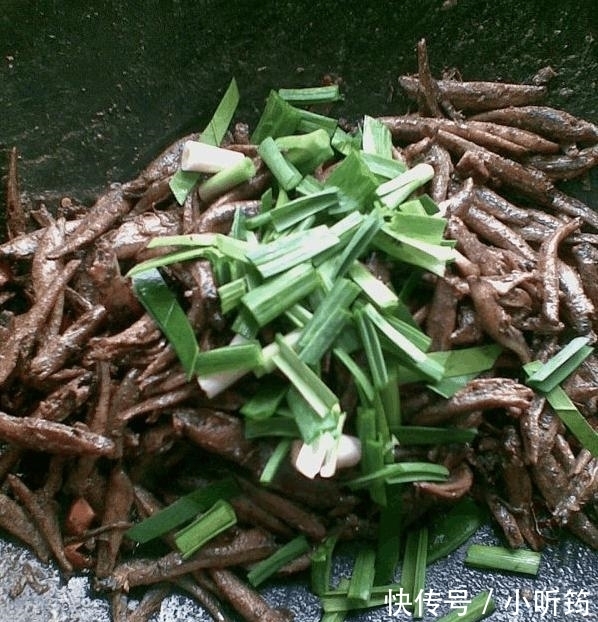 大热天|大热天的, 我炒了这个菜, 香极了, 下饭也下酒, 老公一人吃了一锅米饭