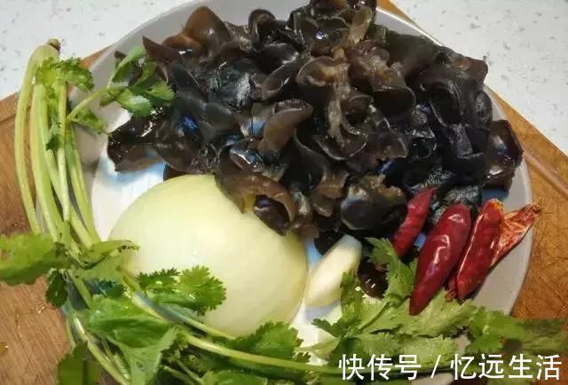 黑木耳|木耳和它是绝配，成本不到5块钱，吃一次相当于给肠道做个大扫除