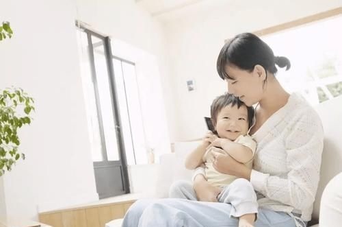 家庭|为何说“宁可穷三年,也要自己带娃”的宝妈会被打脸?