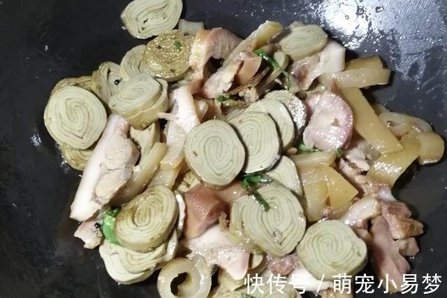 熟猪头肉和什么菜一起炒最好吃?大厨教你一招,香辣不腻超下饭