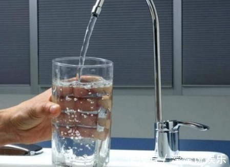 尿酸过高|对人体最好的水是什么不是苏打水、自来水，而是人们不爱喝的水