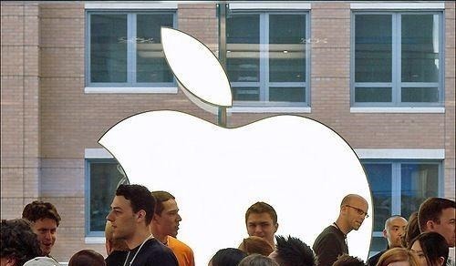 留学生|留学生在官网上买到“假苹果”, 到店投诉被拒, 引起苹果高层重视！