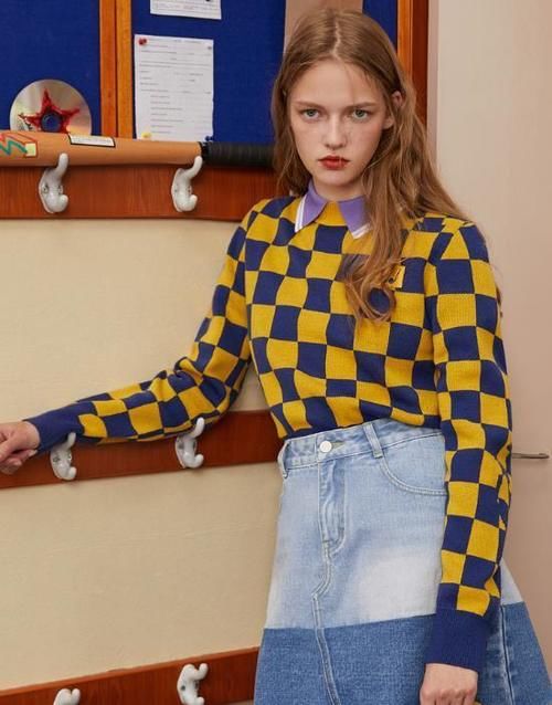 小仙女元气穿搭，温柔毛衣搭牛仔长裤，清新甜美又洋气时髦！