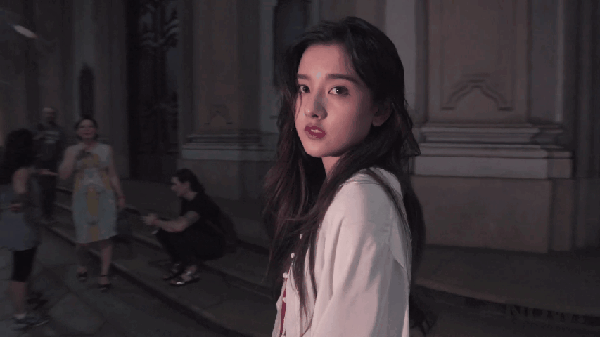 宝藏女孩|00后输了，这届95后小花也太会穿了吧