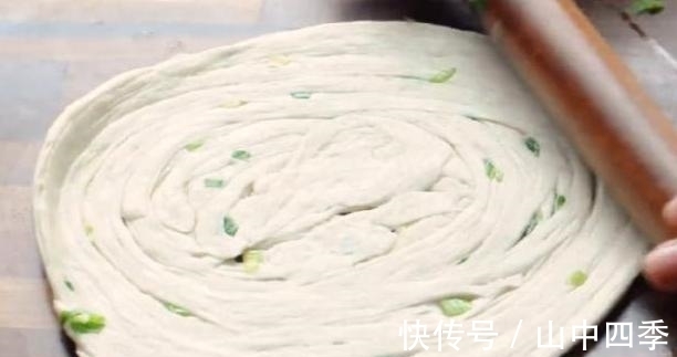 做法|买了20年手抓饼，才知道做法这么简单，1分钟学会，2块钱做一大锅