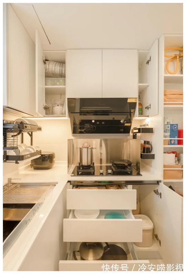 主卧|50㎡一字户型,逆袭两居室,独立厨房+办公区+浴缸全都有,真赞!