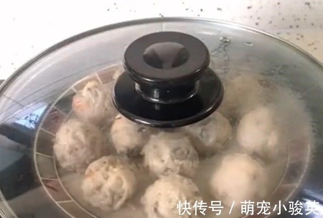 白萝卜|入春后,遇到它我必买30斤,用来做成丸子Q弹又爽口,才9毛钱一斤!