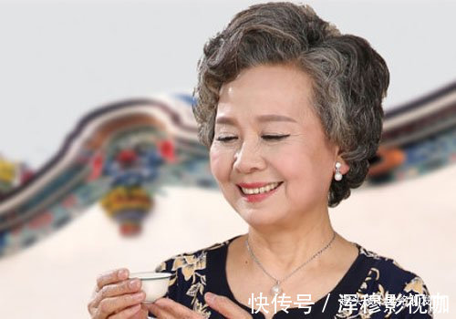 堆积型 这才是六十岁女人最好看的发型,发量显多又好打理,白发更显气质
