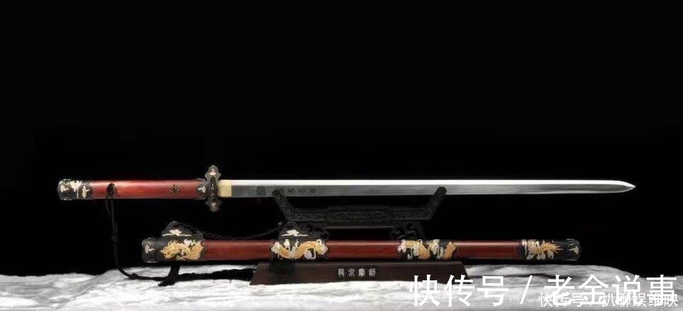 苍玉!同为唐代冷兵器, 唐刀刚猛如硬汉, 唐剑却如窈窕淑女!