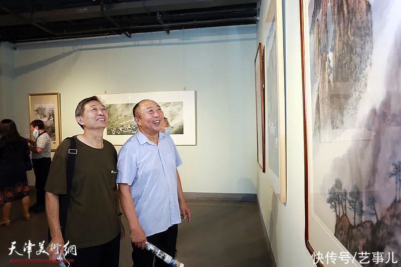 天津长城书画院|意象泼彩 随心运化——“霍然泼彩画展”在天津润松美术馆开幕